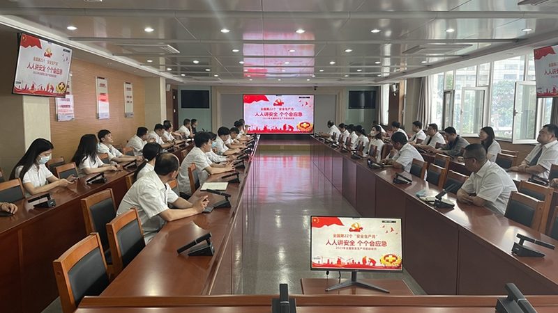 北京企业培训公司的收费标准通常由以下几部分构成：